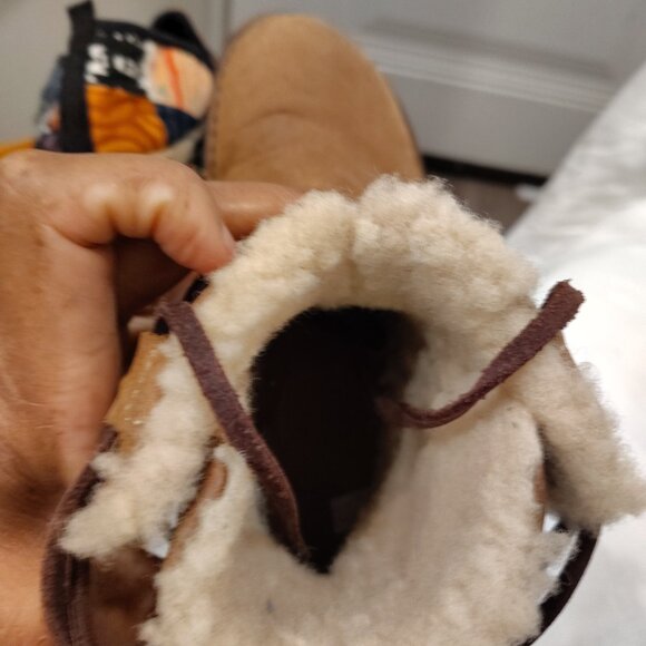 UGG Cove Brown Sheepskin Lined Leather Winter Laceup Ankle Boots 6 - Picture 5 of 7